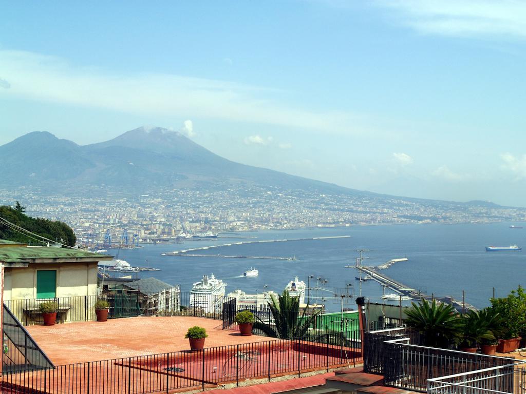Una Terrazza Sul Golfo Napoli Exterior foto